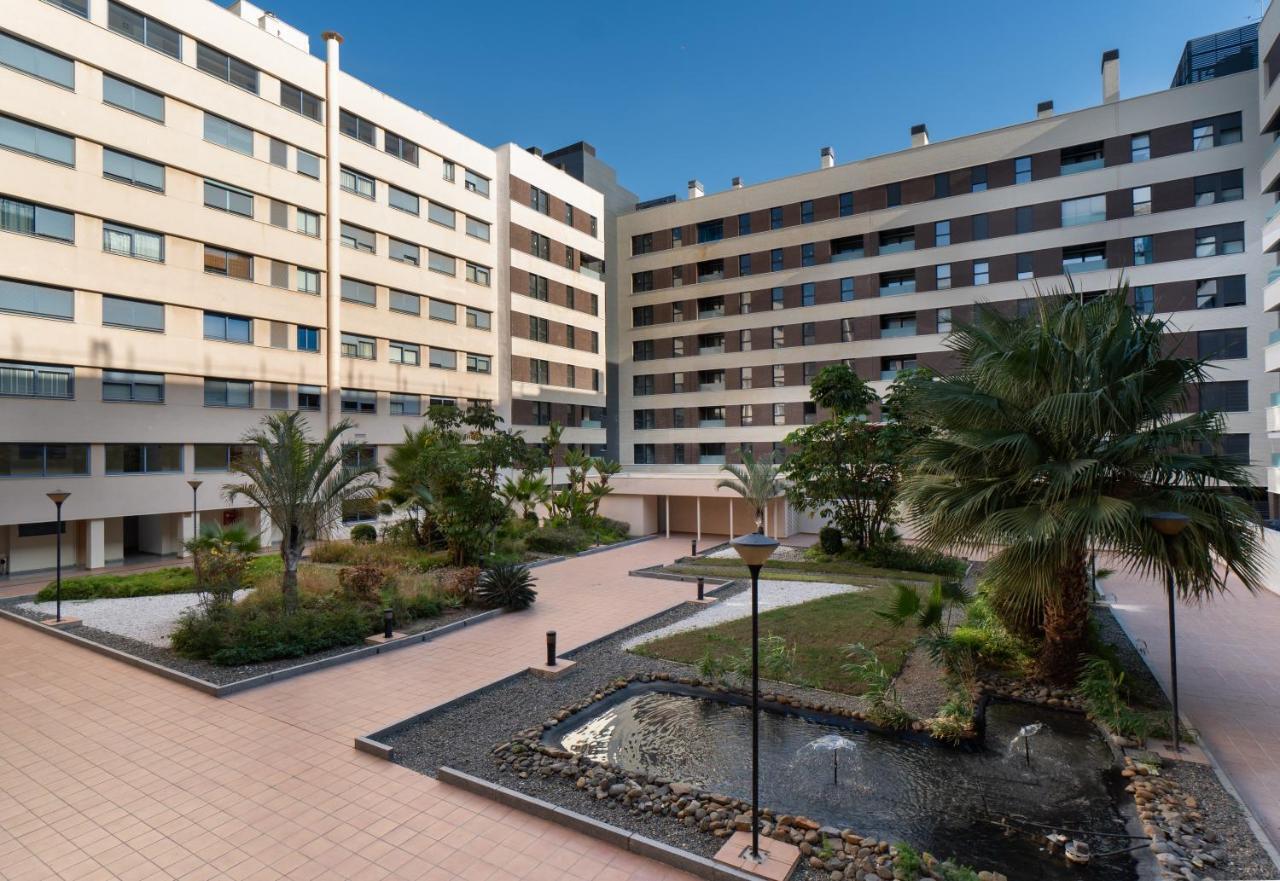 Malaga Centro Maria Zambrano Daire Dış mekan fotoğraf